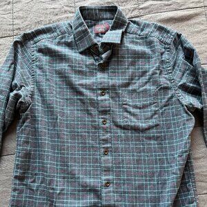 Untuckit men's medium flannel